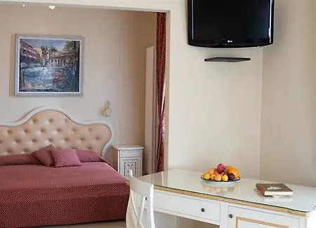 Mayer & Splendid - Wellness E Hotel 4*