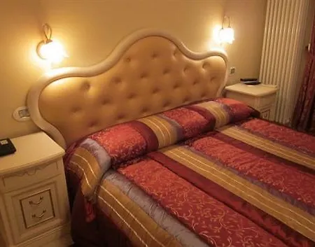 Mayer & Splendid - Wellness E Hotel 4*